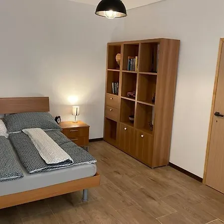Newly Renovated 2 Rooms Apartment Downtown Nitra Exterior photo