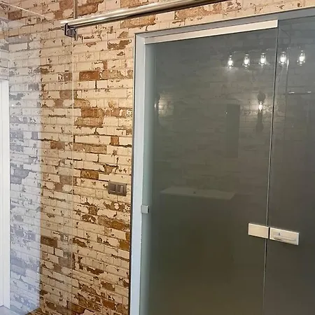 Newly Renovated 2 Rooms Apartment Downtown Nitra Exterior photo