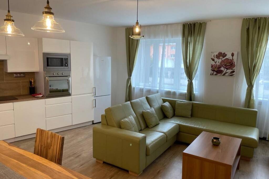 Apartment Newly Renovated 2 Downtown Nitra