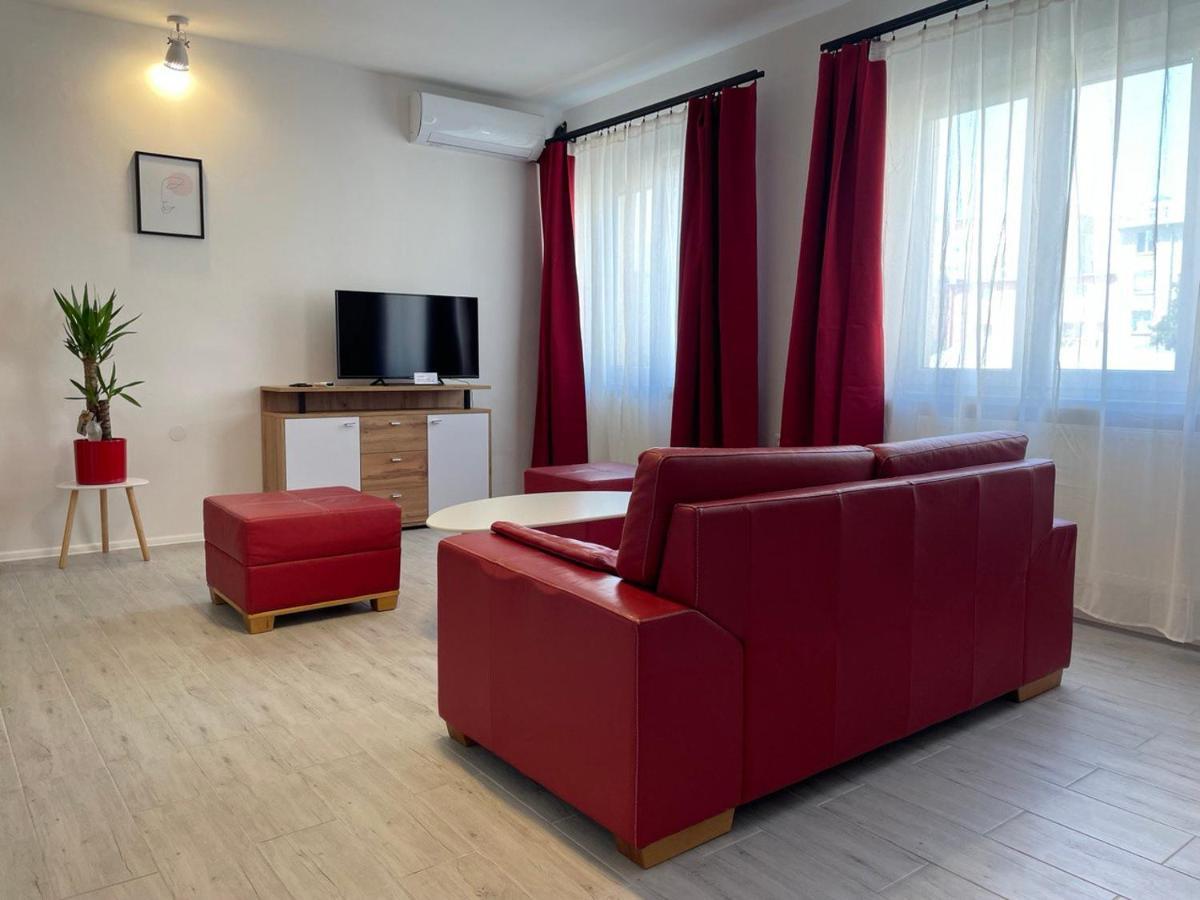 Newly Renovated 2 Downtown
